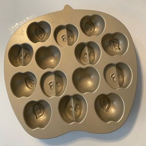 Apple cakelet pan set of two